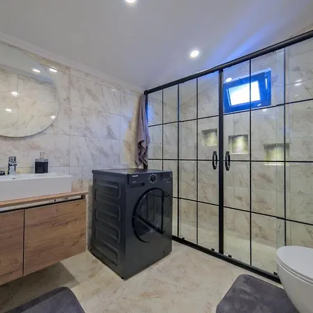 Hotel Merkezde 6 Kisilik Lueks Fethiye